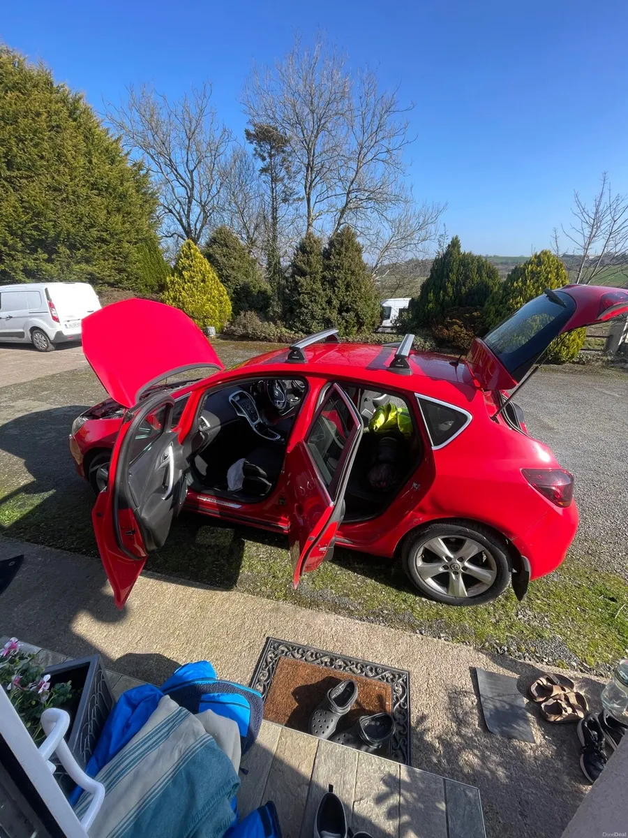 Vauxhall Astra 2011 - Image 2
