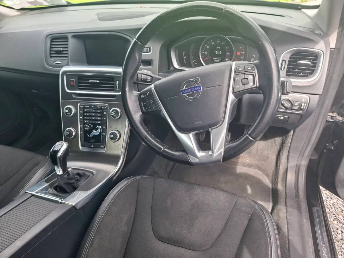 Volvi S60 - Image 6