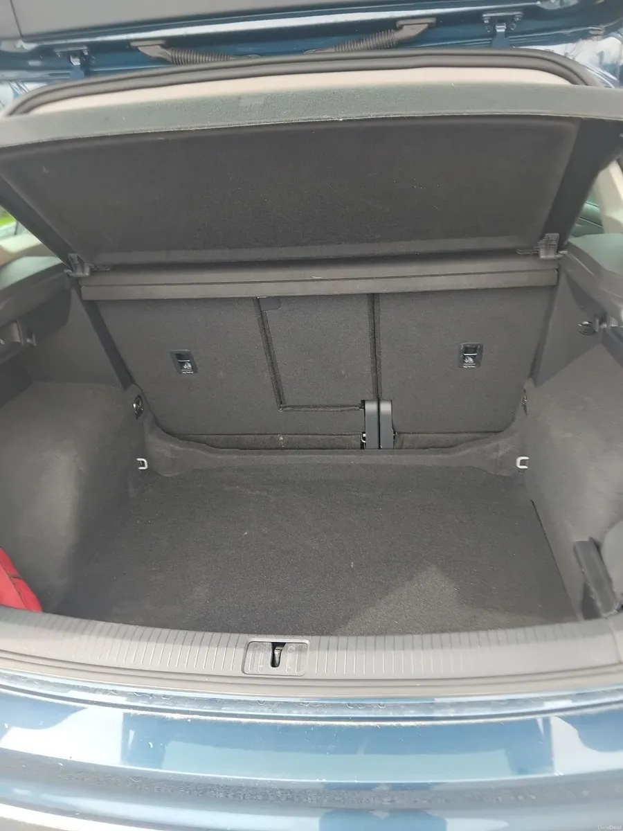 Volkswagen Tiguan 2023 - Image 2