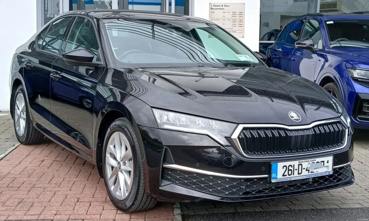 Skoda Octavia Selection 2.0TDI 115HP **REAR VIEW C - Image 1
