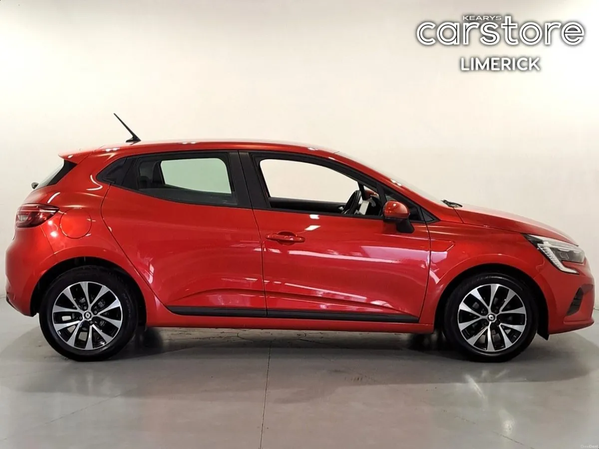 Renault Clio Iconic TCE 90 Model ECC 5DR - Image 2