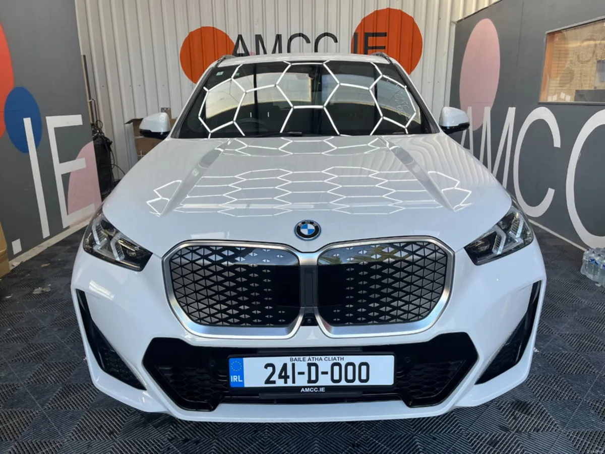 BMW iX1 2024 BMW IX1 4WD XDRIVE 30 M-SPORT 11K KM - Image 2