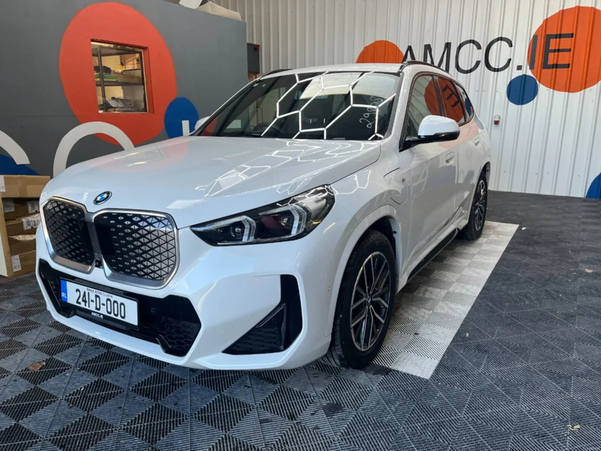 BMW iX1 2024 BMW IX1 4WD XDRIVE 30 M-SPORT 11K KM - Image 6