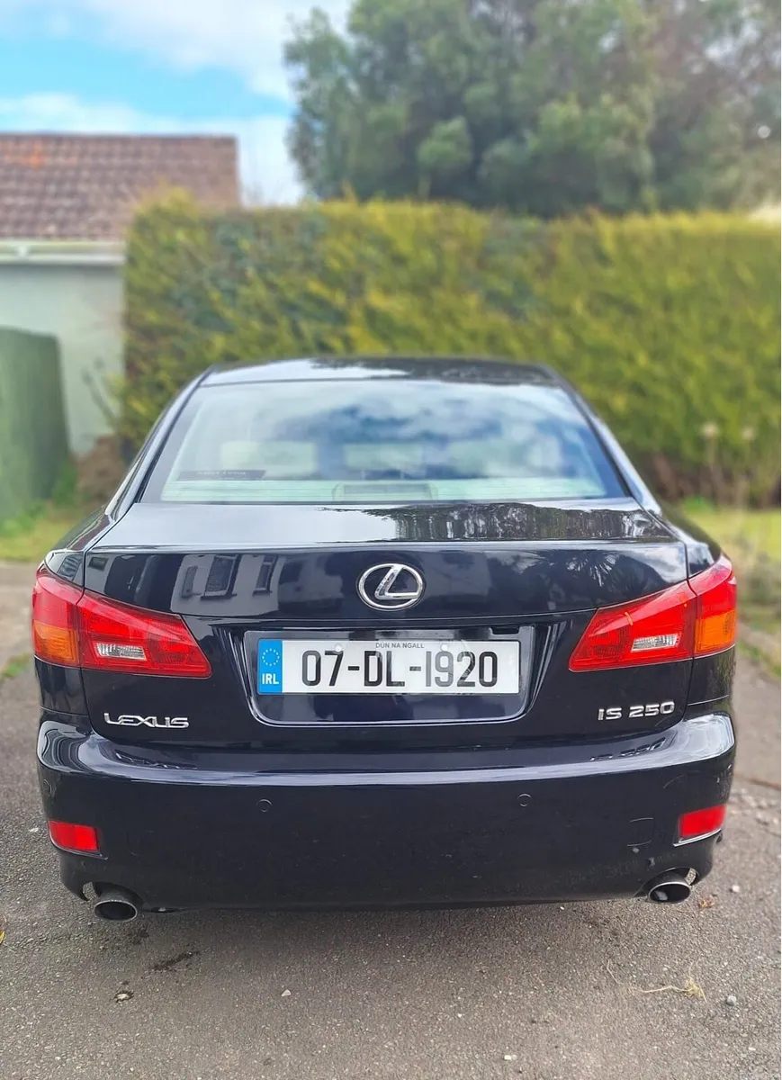 Lexus IS250 - Image 4