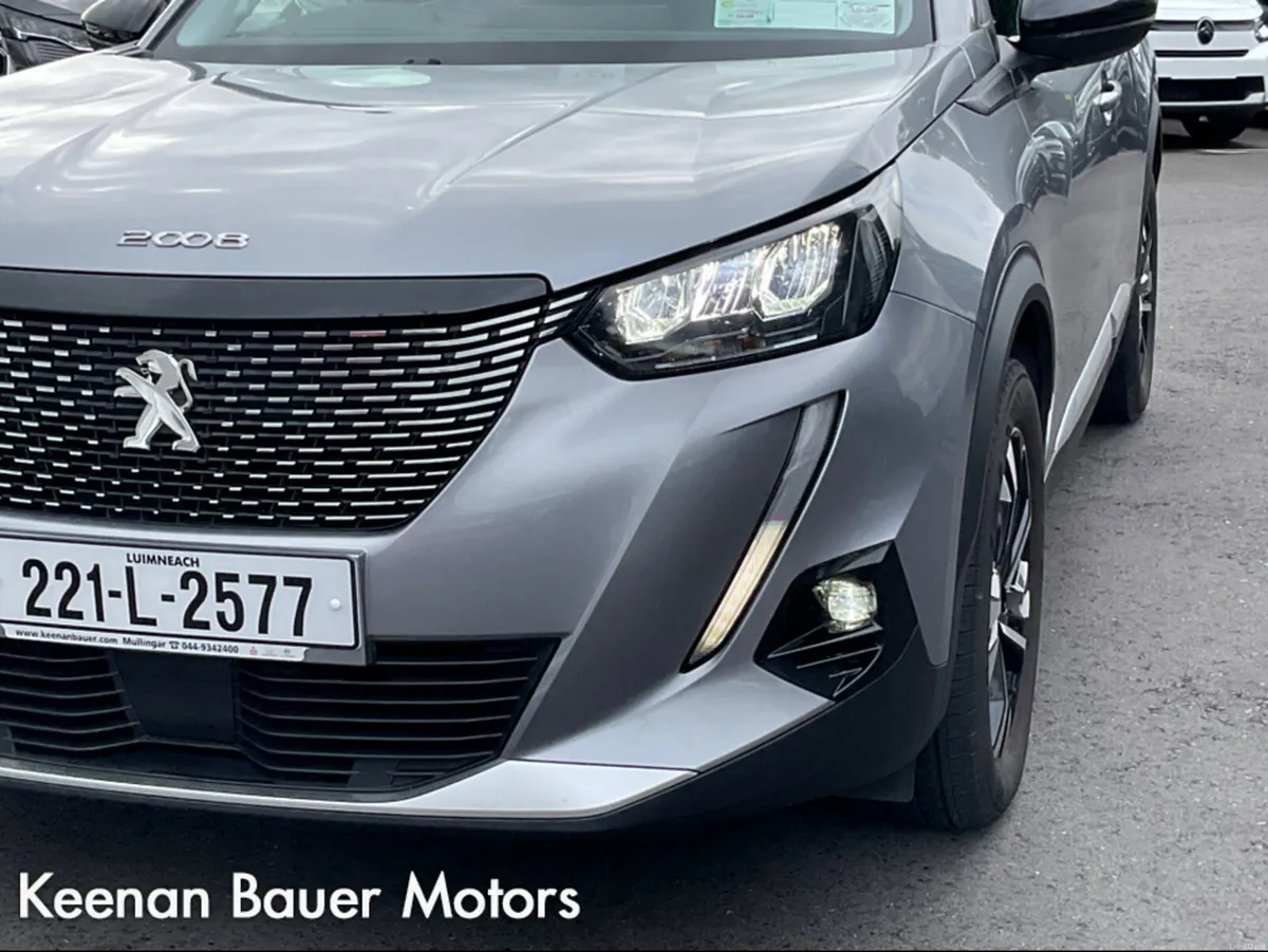 Peugeot 2008 ALLURE 1.2 100 4DR - Image 2