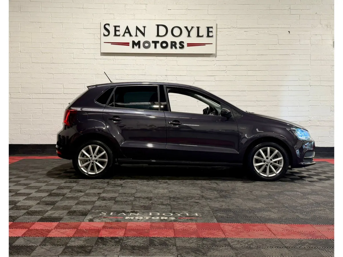 Volkswagen Polo 1.2 PETROL AUTOMATIC LOUNGE EDITIO - Image 5