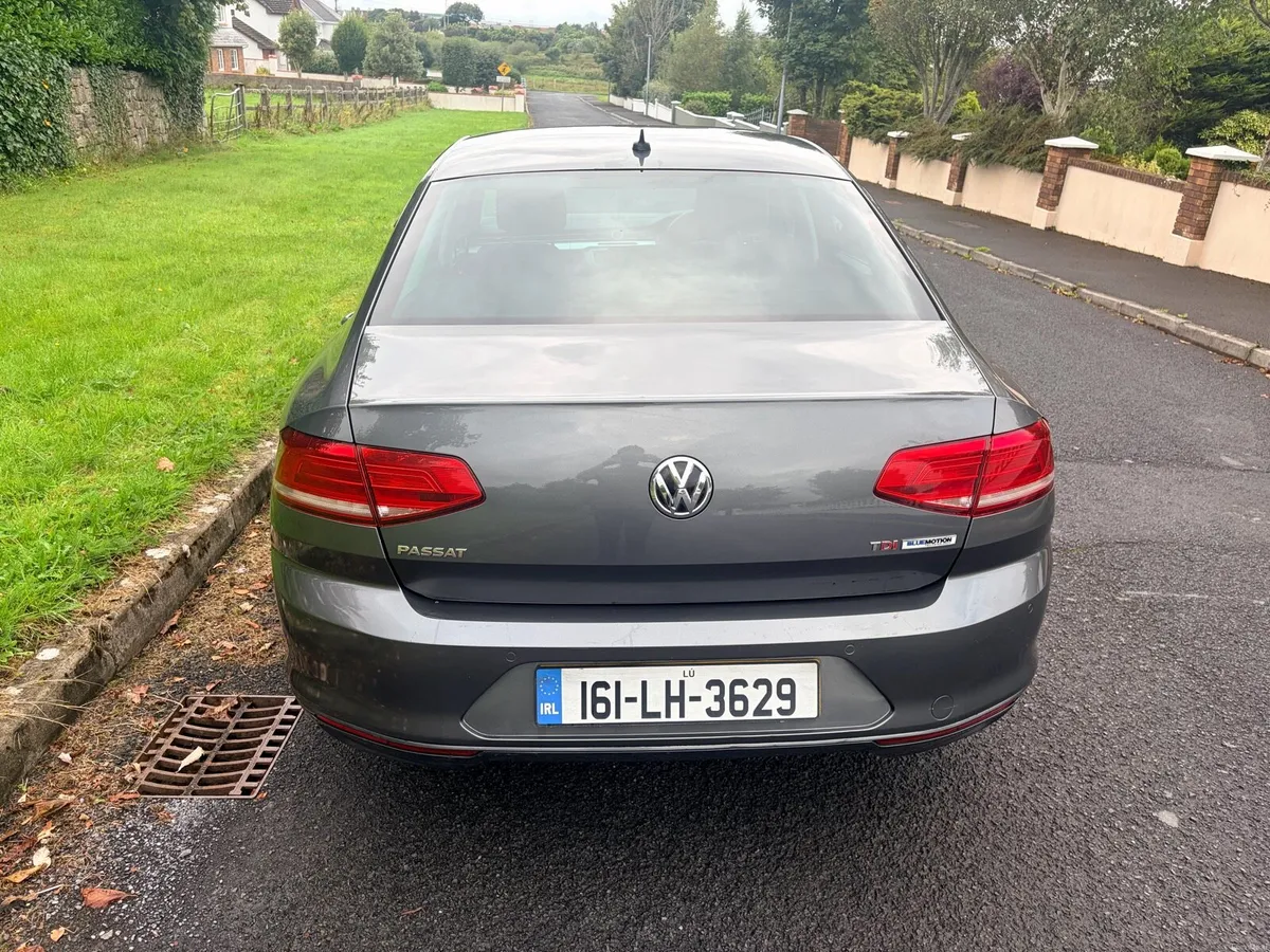 2016 Volkswagen Passat - Image 4