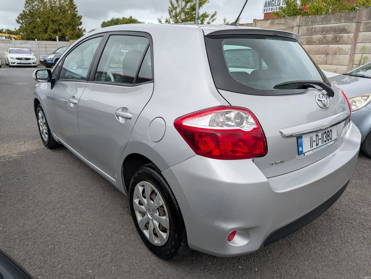 Toyota Auris tax and test 06/2017 - Image 2