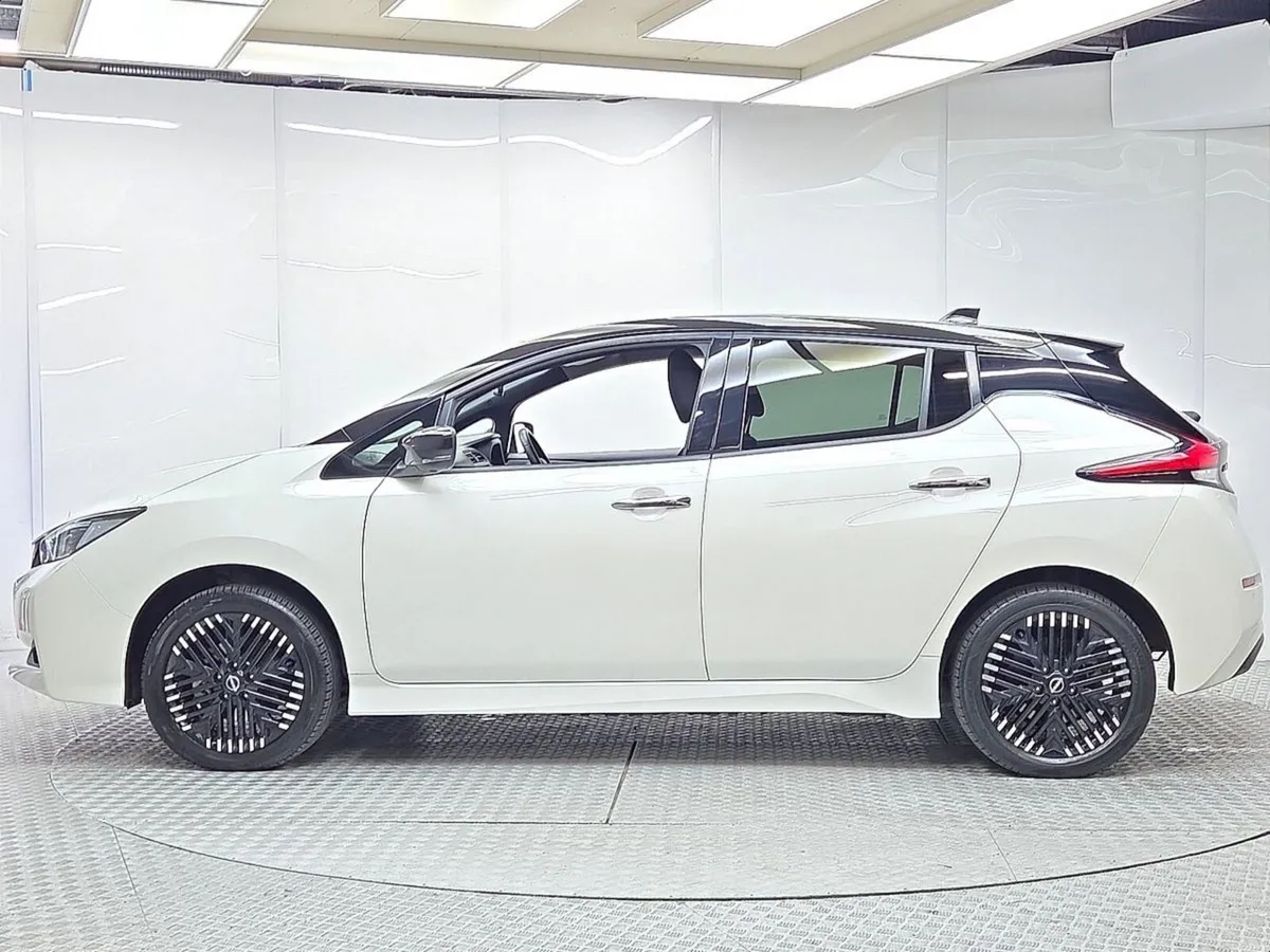 Nissan Leaf SV Premium 62 kWh *Big Battery* - Image 5