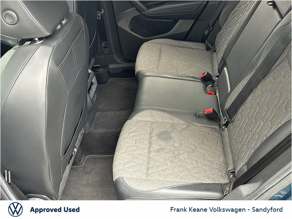 Volkswagen Tiguan *New Model Launch Edition* 2.0 T - Image 6