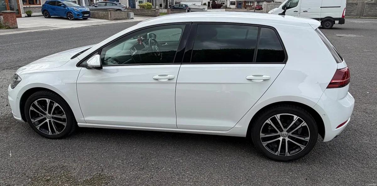 Volkswagen Golf - Image 4