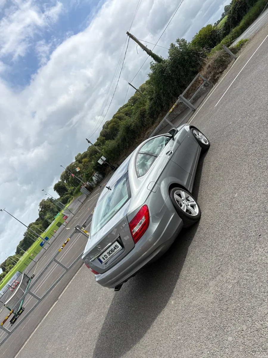 Mercedes c220 - Image 4