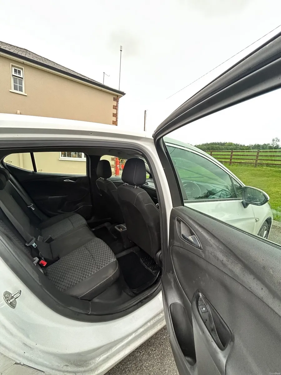 Opel Astra 2017 - Image 6