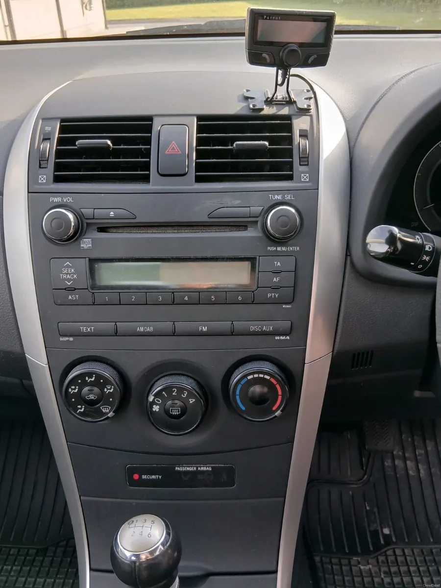 Toyota Corolla 2012 - Image 2
