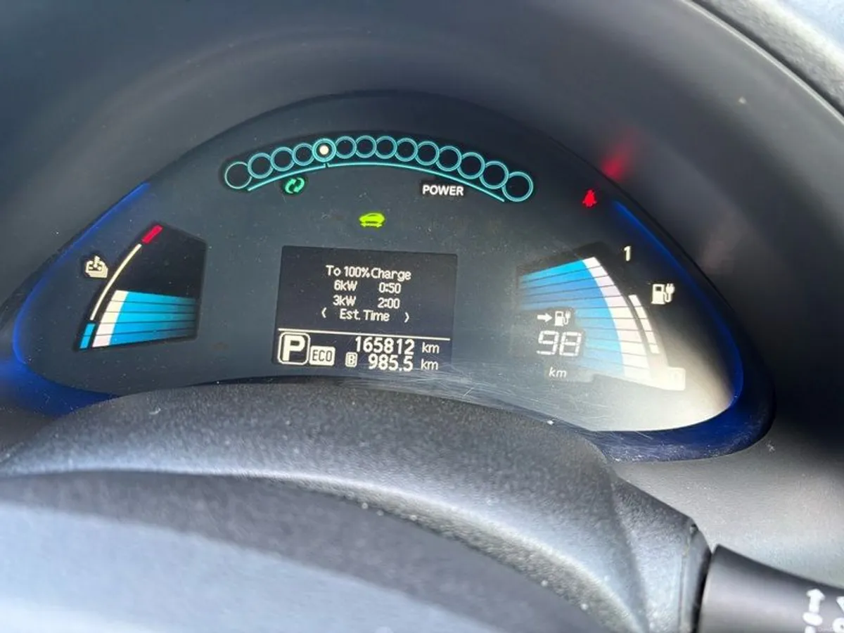2017 Nissan Leaf - Image 6