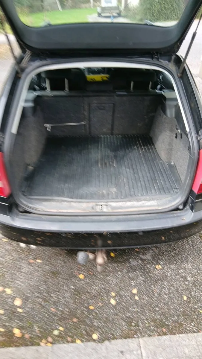 Skoda octava car - Image 5
