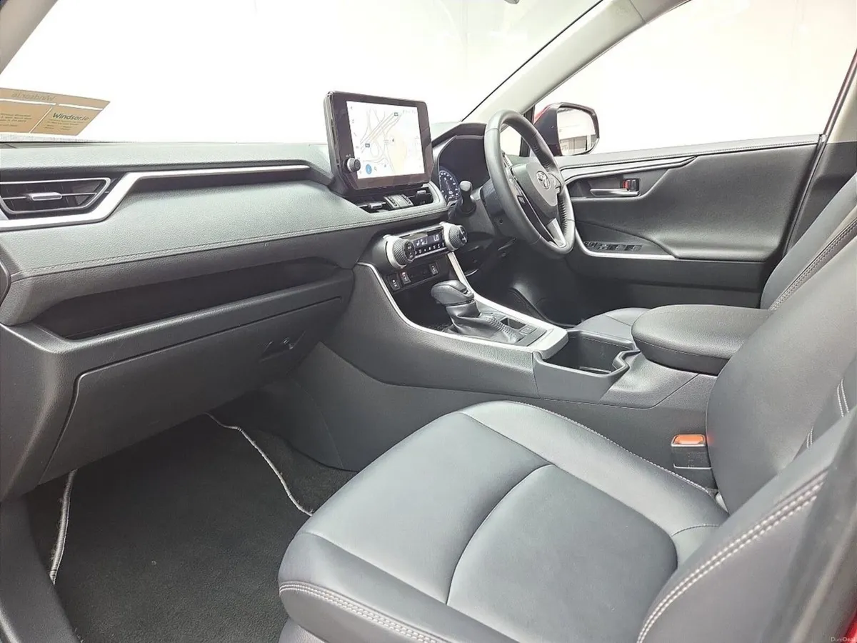 Toyota RAV4 2.5 Hybrid Sol Model - Image 4