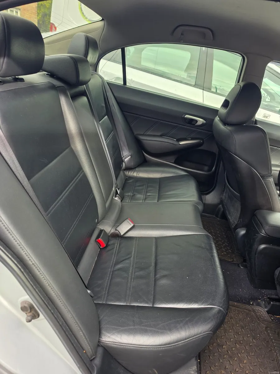 Honda Civic 2010 - Image 4