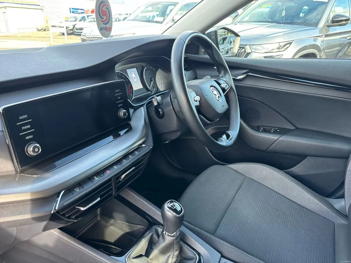 Skoda Octavia OCTAVIA AMB 2.0TDI 115HP - Image 2