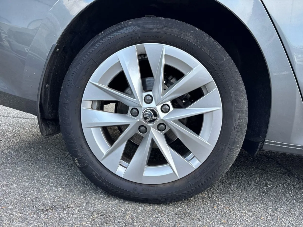 Skoda Octavia OCTAVIA AMB 2.0TDI 115HP - Image 5