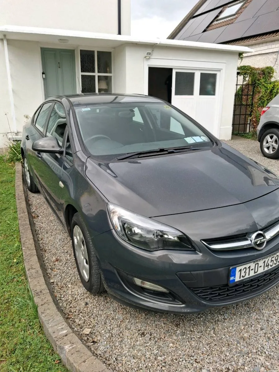 Opel astra s 1.4 I 2013 low milage - Image 1