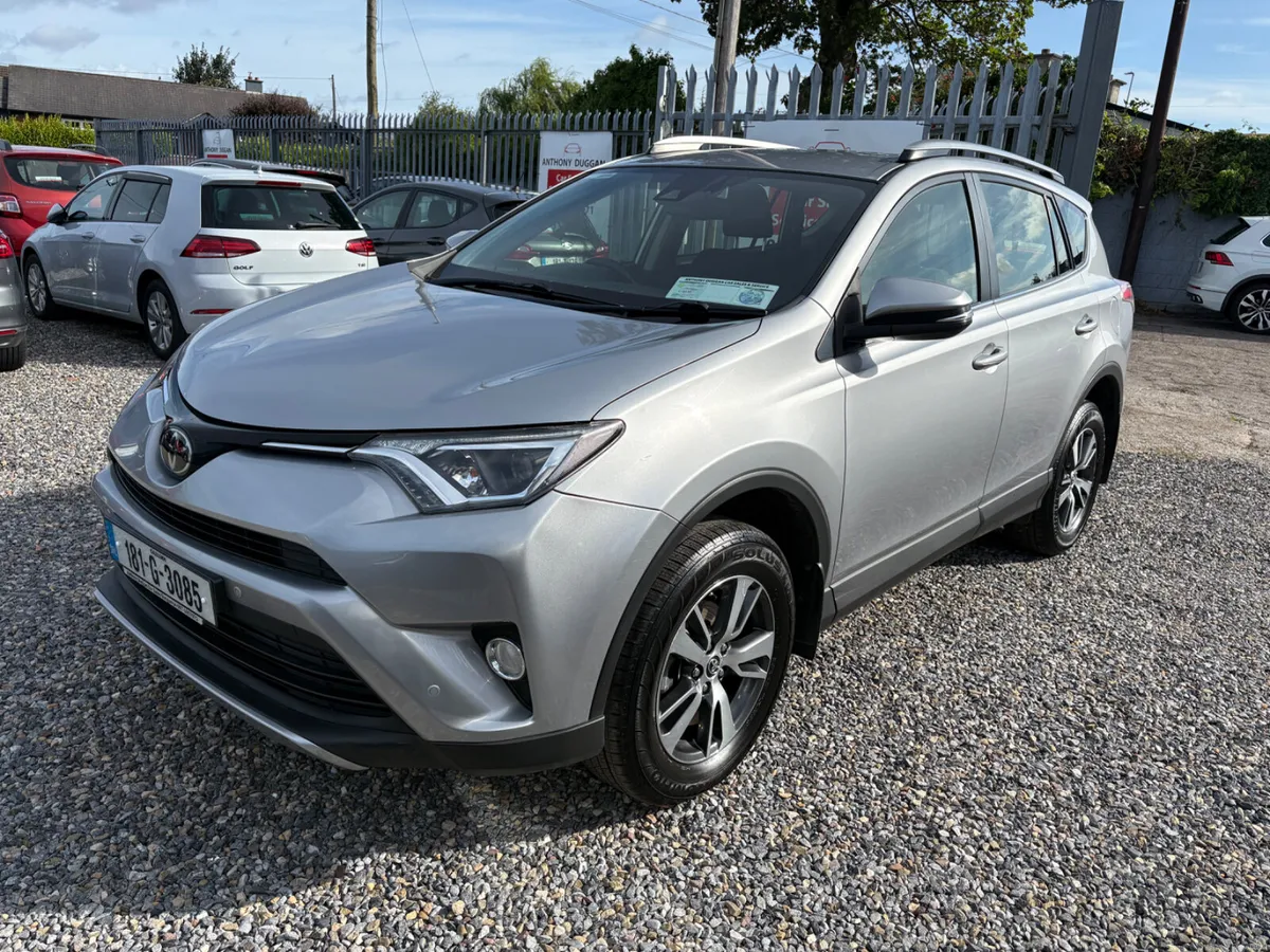 2018 Toyota RAV4 Luna sport - Image 6