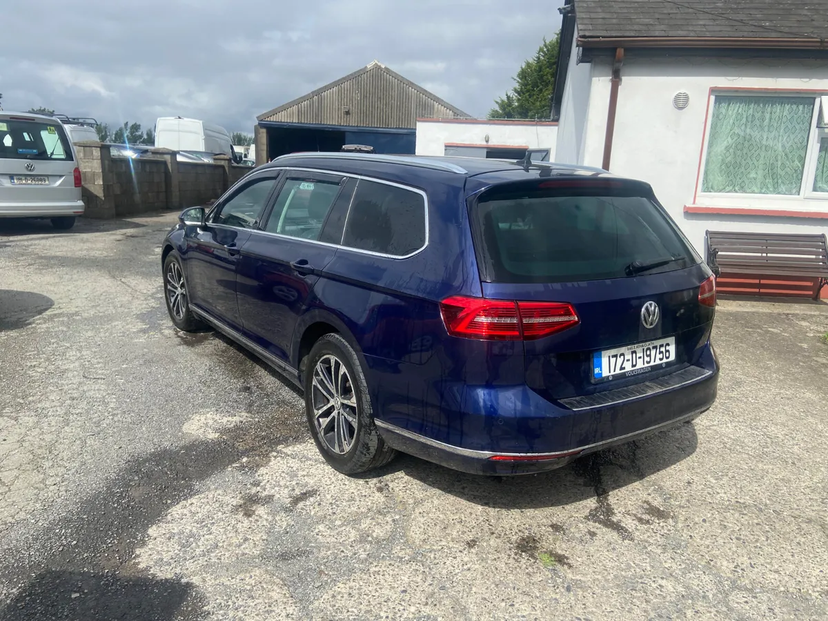 Volkswagen Passat 2017 hi miles - Image 3