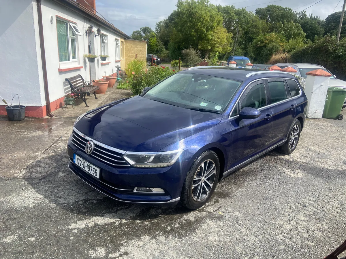 Volkswagen Passat 2017 hi miles - Image 2