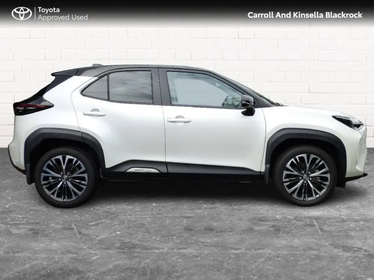 Toyota Yaris Cross Hybrid Sol - Image 3