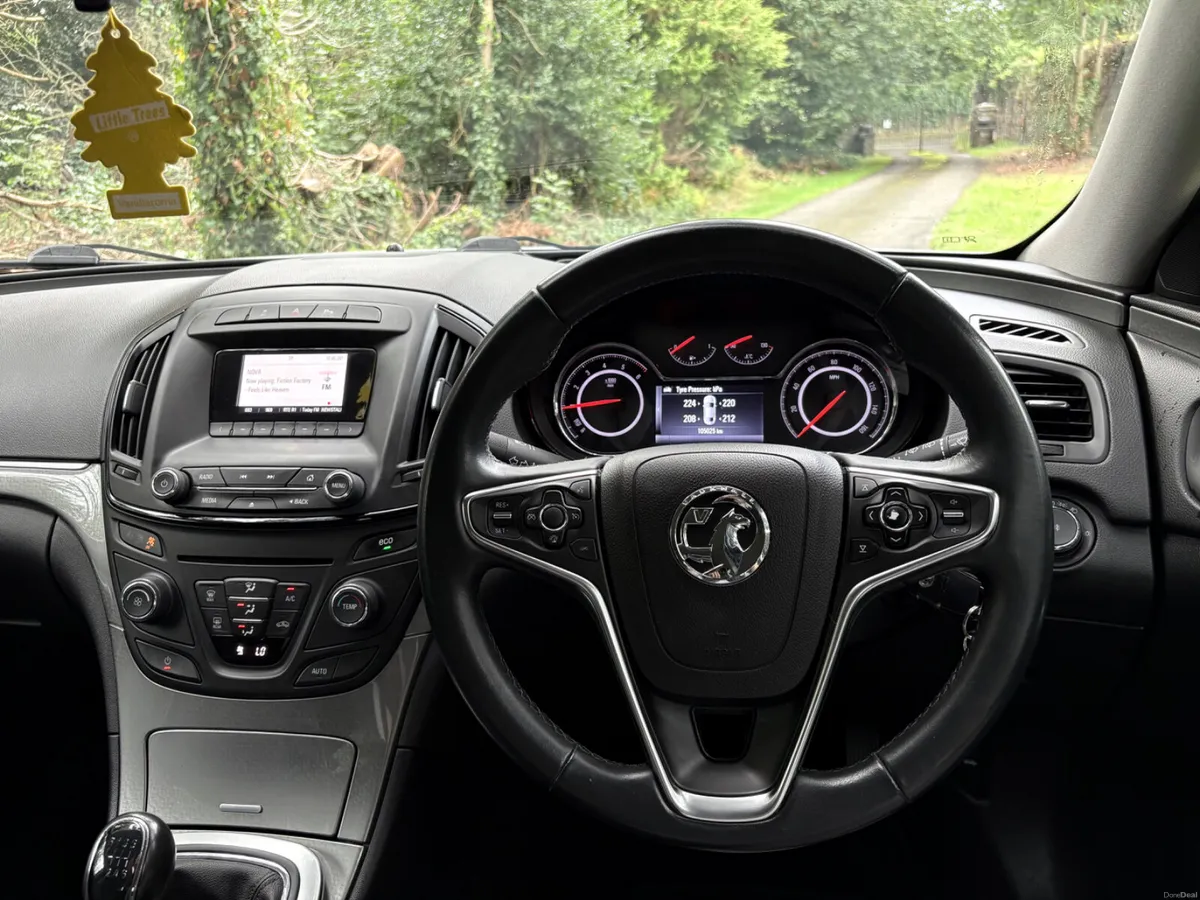 142 Vauxhall Insignia, Tax & NCT to January 2027! - Image 5