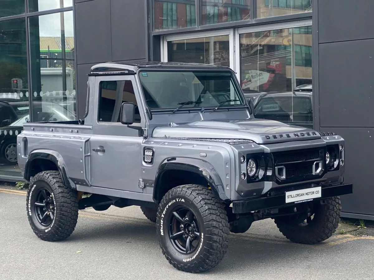 Land Rover Defender 90 Pick-Up - Image 3
