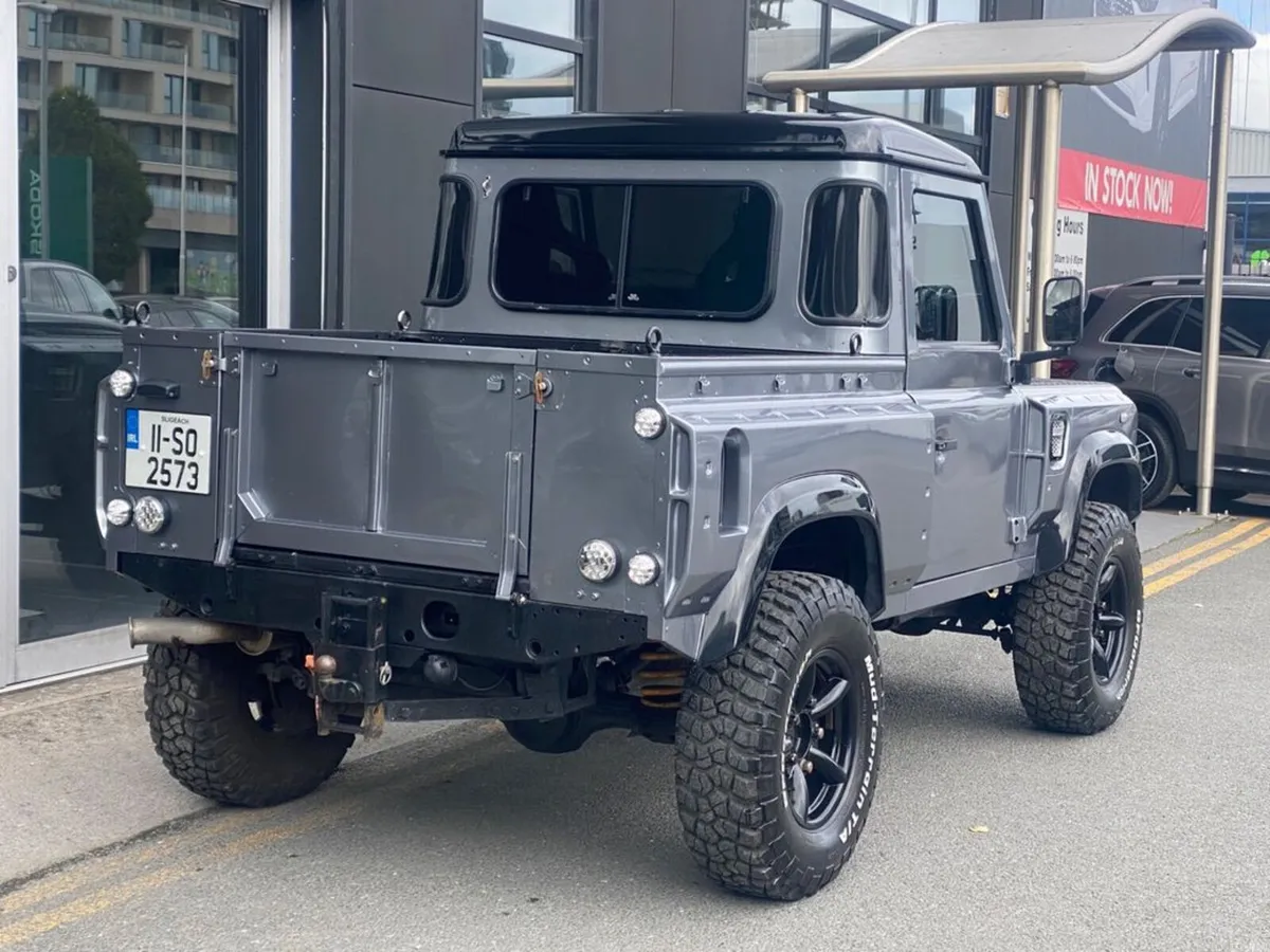 Land Rover Defender 90 Pick-Up - Image 5