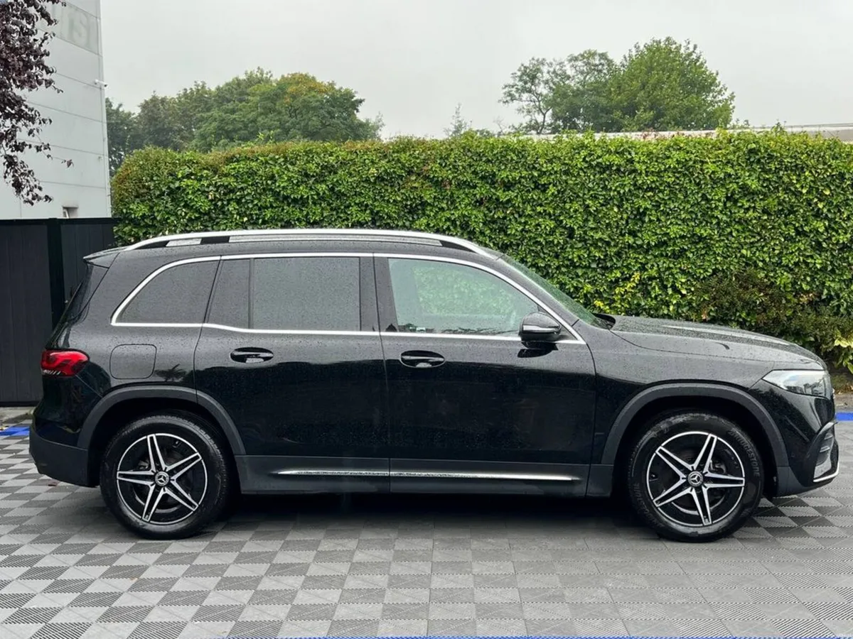 Mercedes-Benz EQB EQB300 AMG-LINE 4MATIC 7-SEATER - Image 2