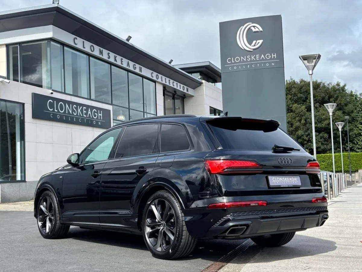 Audi Q7 TFSI E QUATTRO BLACK EDITION S LINE - Image 5