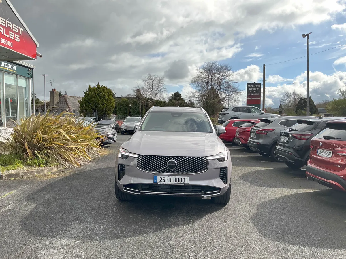 Volvo XC90 2025 - Image 3