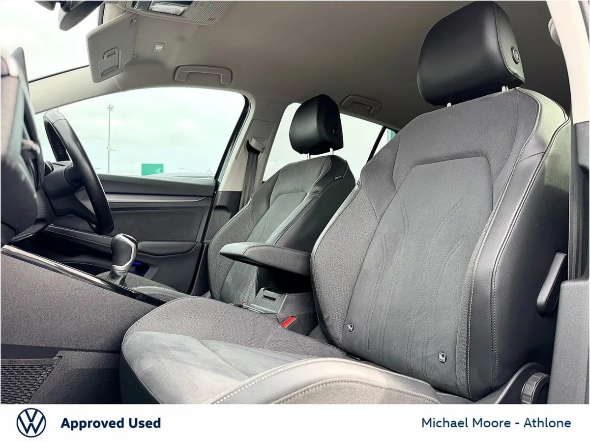 Volkswagen Golf STYLE 2.0 TDI 115BHP - Image 3