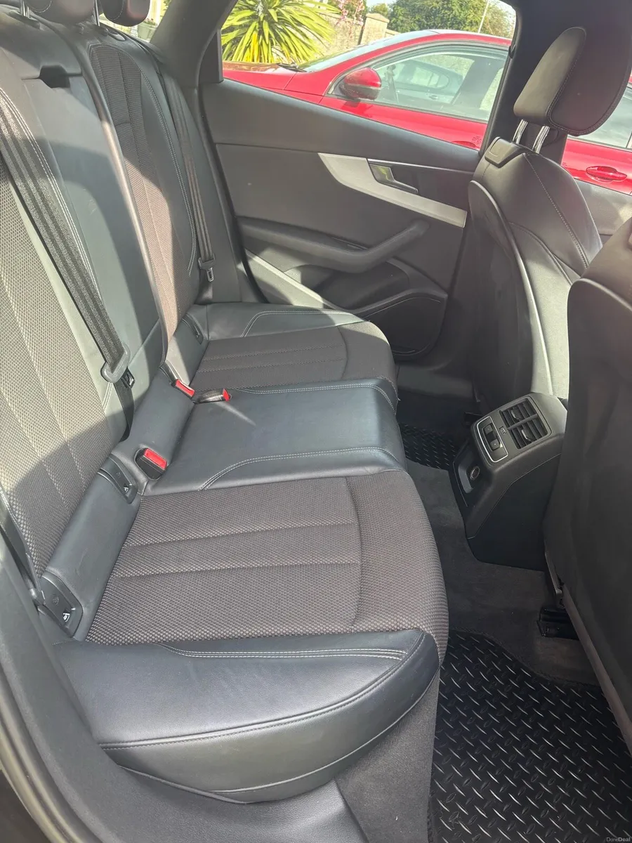 Audi A4 S Line 2.0 TDI 190HP S Tronic Automatic - Image 3