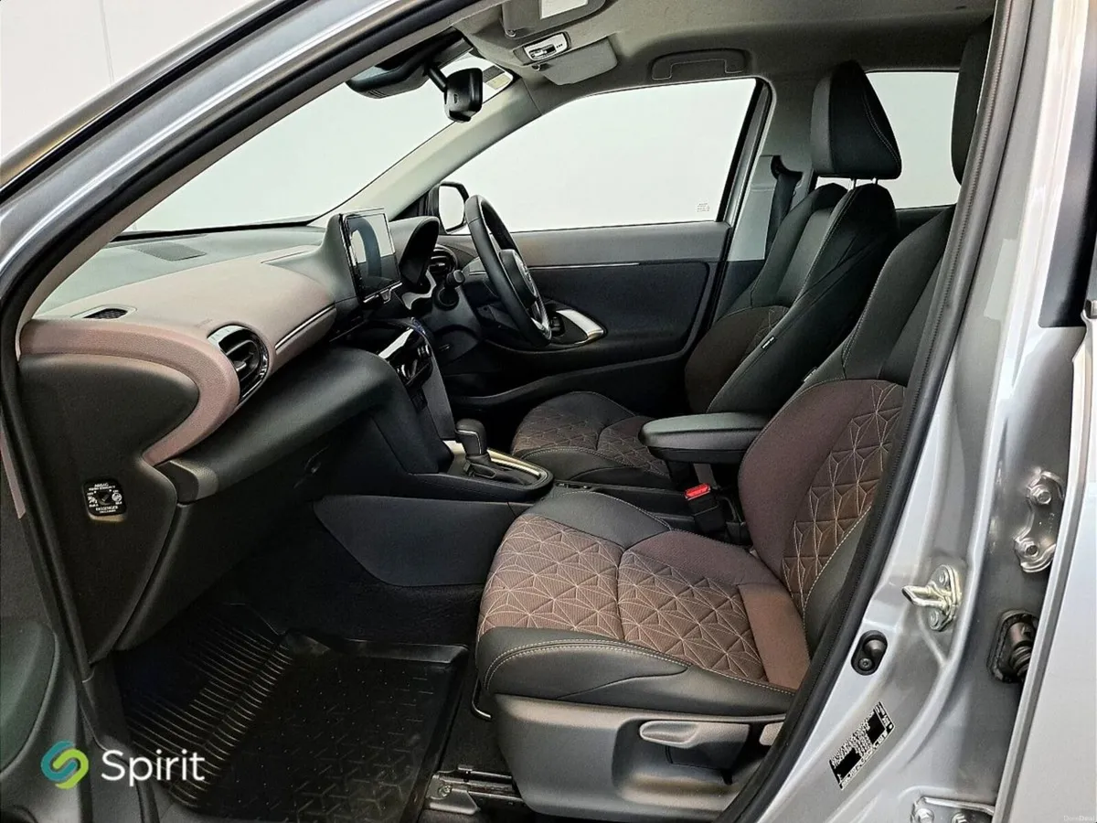 Toyota Yaris Cross Sol 1.5 Hybrid*Call Andrew 0862 - Image 3