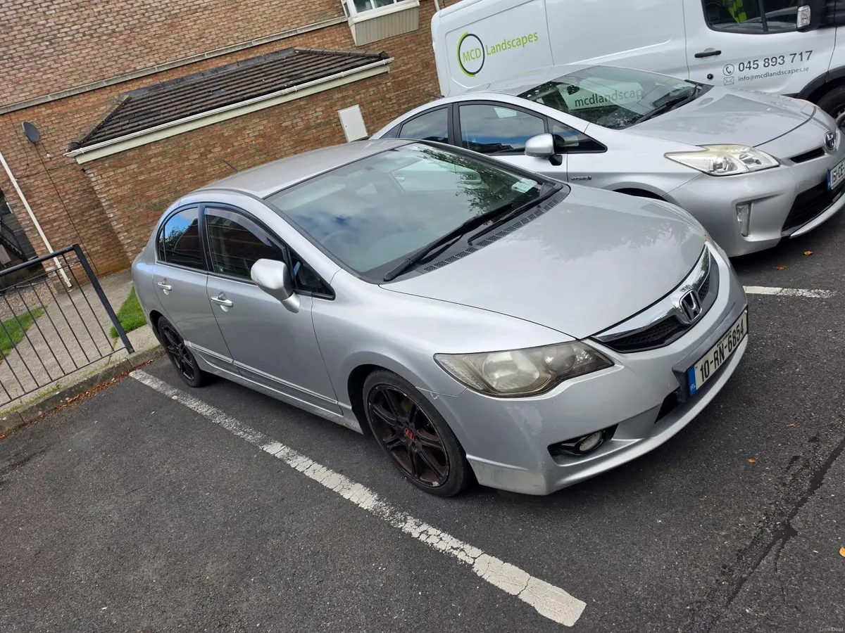 Honda Civic 2010 - Image 1