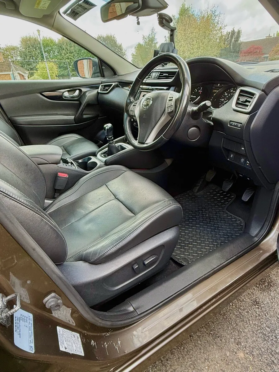 Nissan Qashqai Tekkna Luxury trim - Image 4