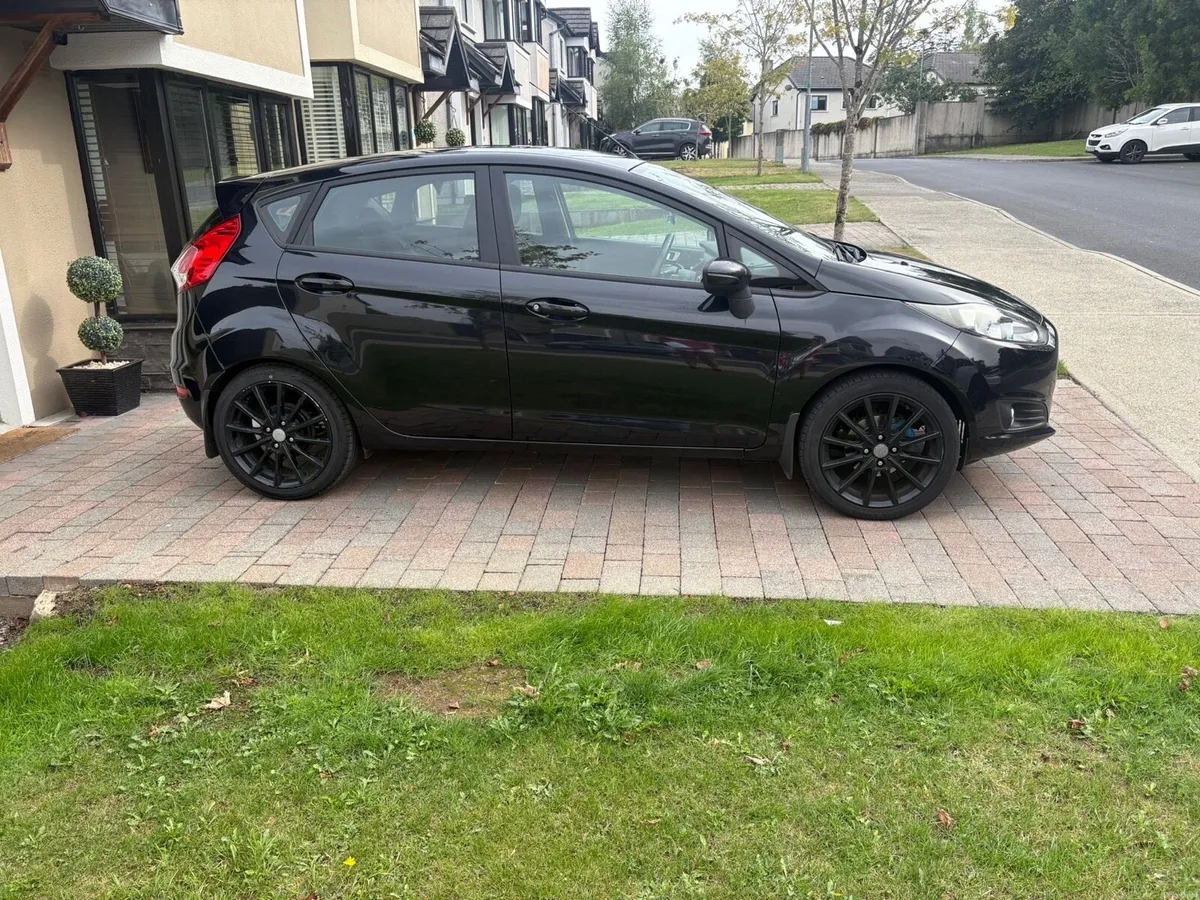 2014 Ford Fiesta 1.25 5dr Zetec - Image 3