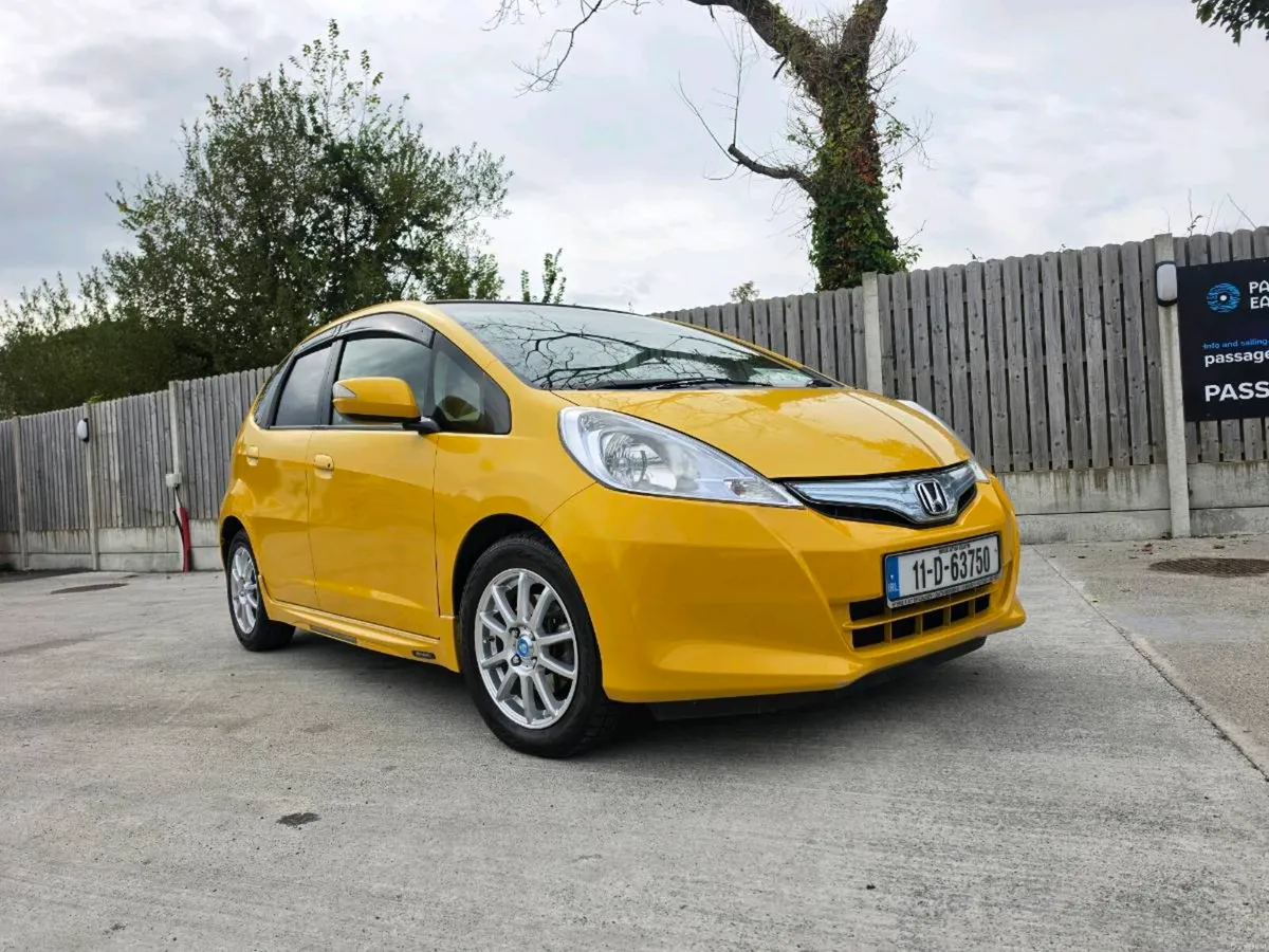Honda Fit 1.3 hybrid Automatic - Image 2