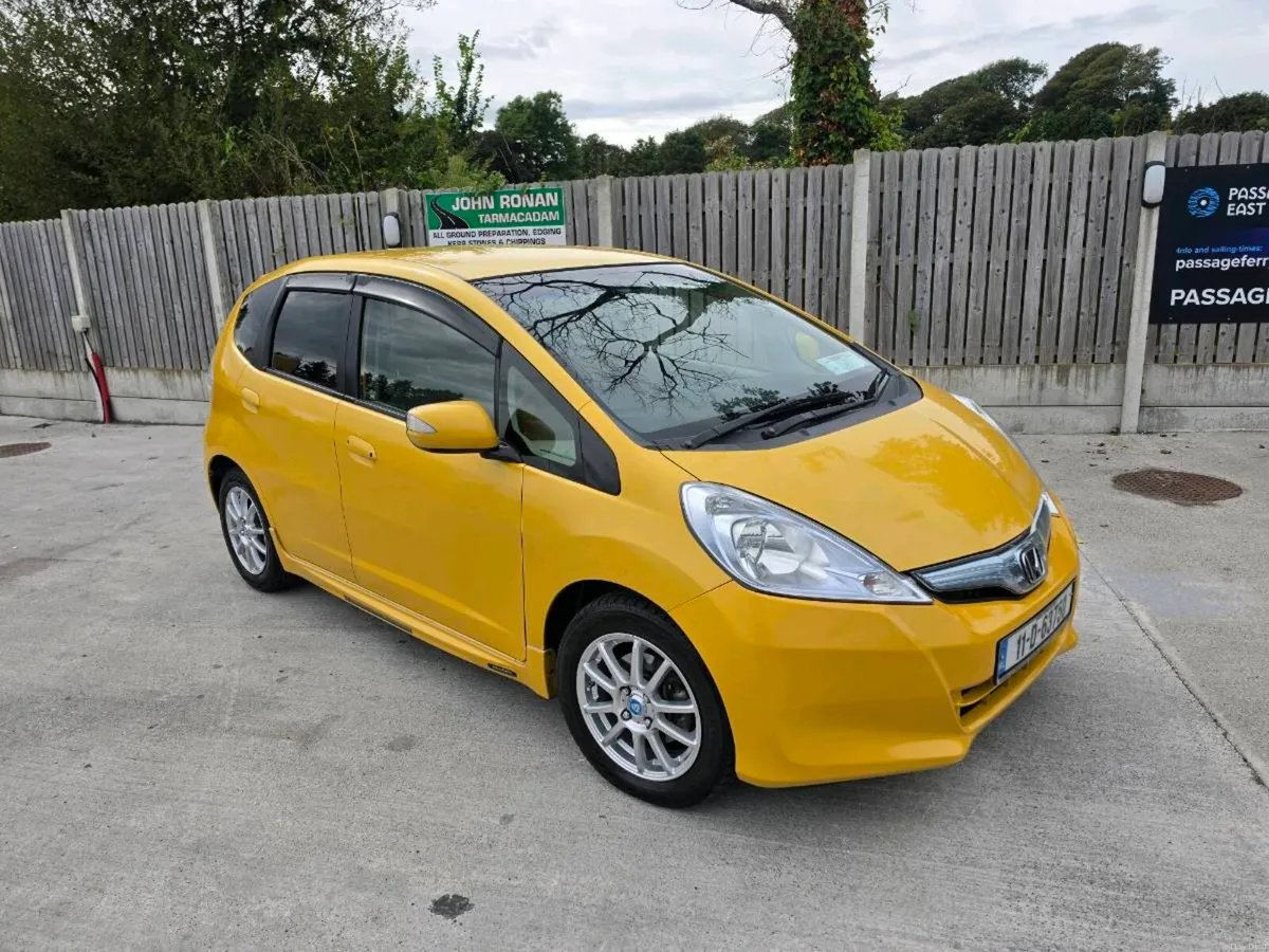 Honda Fit 1.3 hybrid Automatic - Image 6