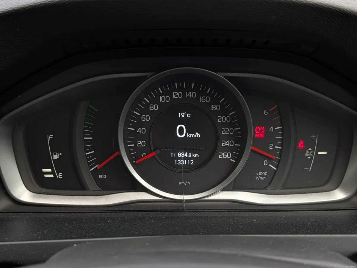 2016 VOLVO S60 D3 SE 4DR - Image 6