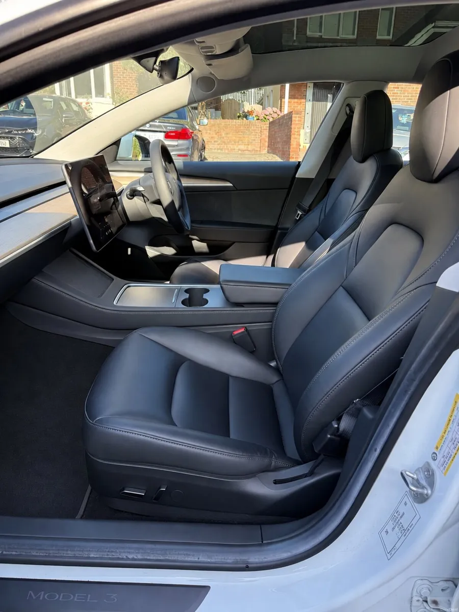 Tesla Model 3 2023 - Image 6