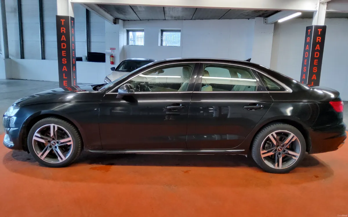 Audi A4 2022 - Image 6