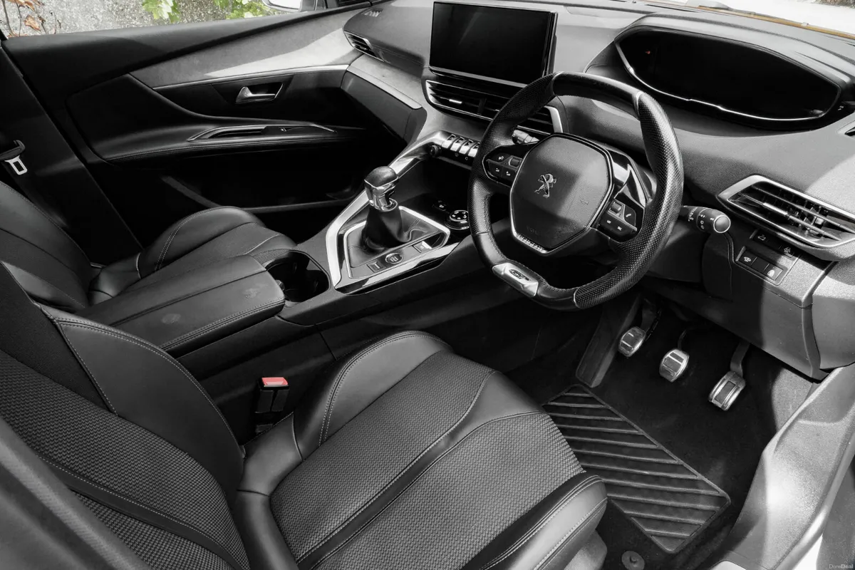2022 Peugeot 5008 GT 1.5 Diesel Manual - Image 2