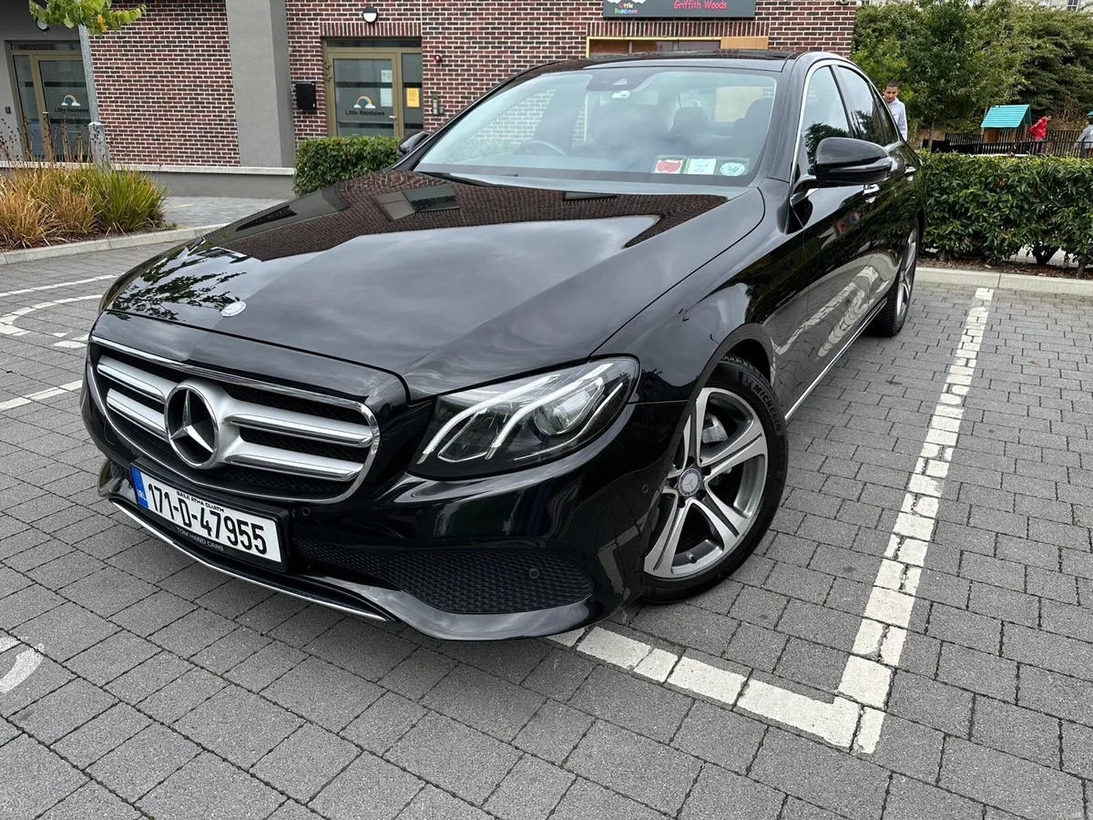 Mercedes E220d Avantgarde | PANORAMIC ROOF | - Image 1