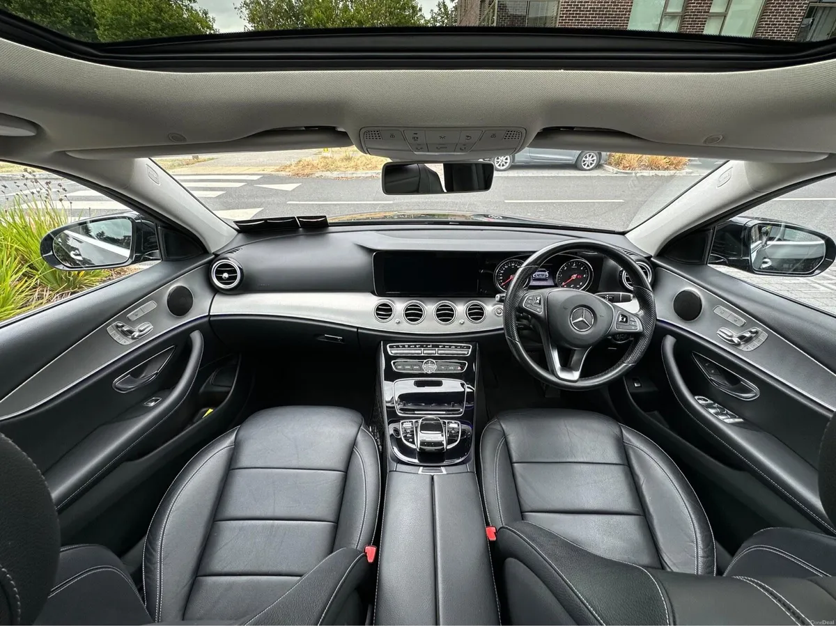 Mercedes E220d Avantgarde | PANORAMIC ROOF | - Image 3