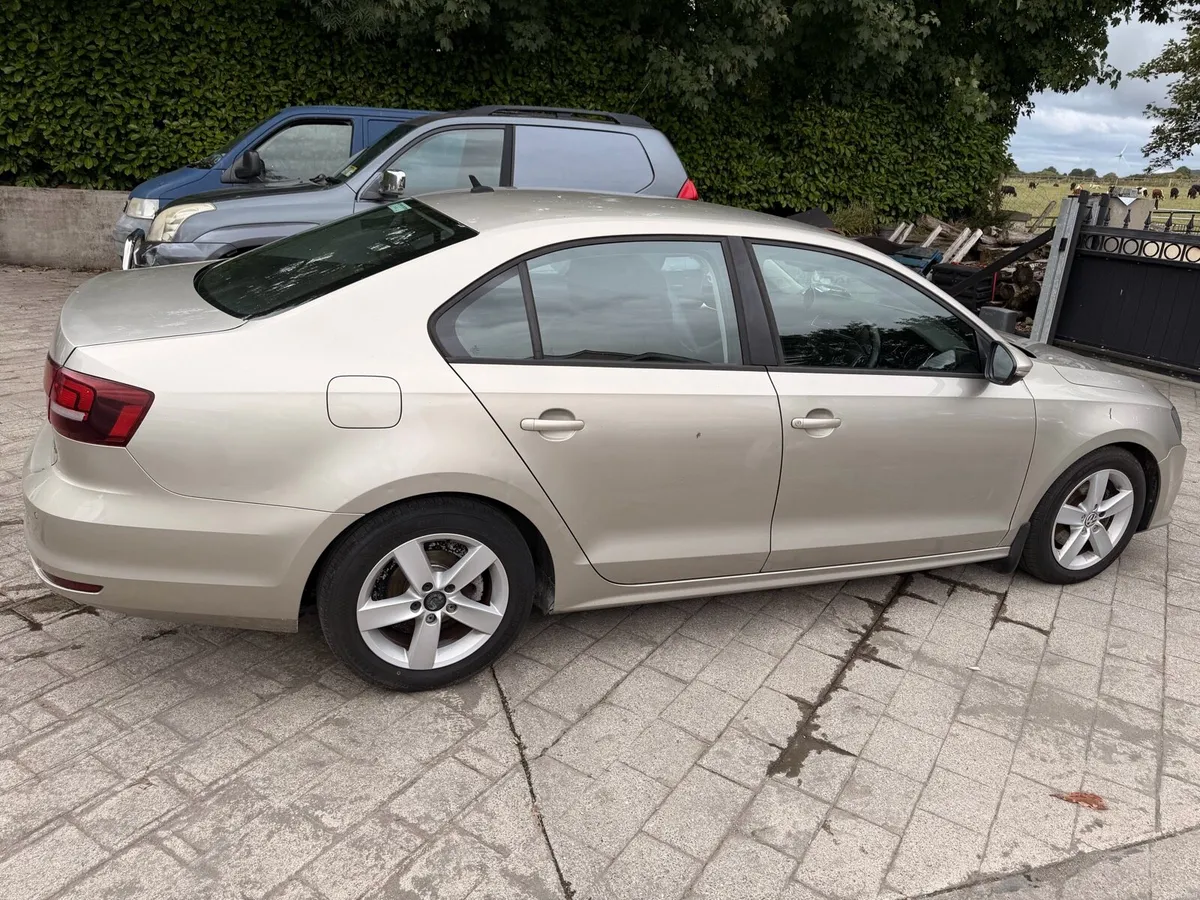 Volkswagen Jetta - Image 4